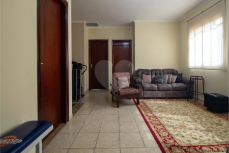 Casa à venda com 3 quartos, sendo 1 suíte, em Chácara Inglesa, São Paulo, SP