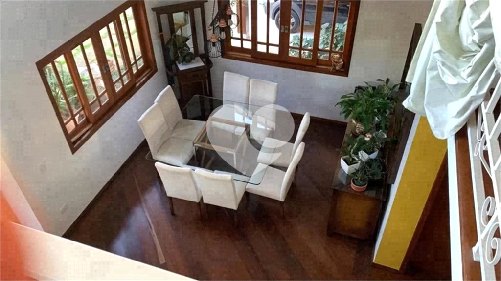 Casa à venda com 4 suítes no condomínio Suíça da Cantareira, Mairiporã - SP