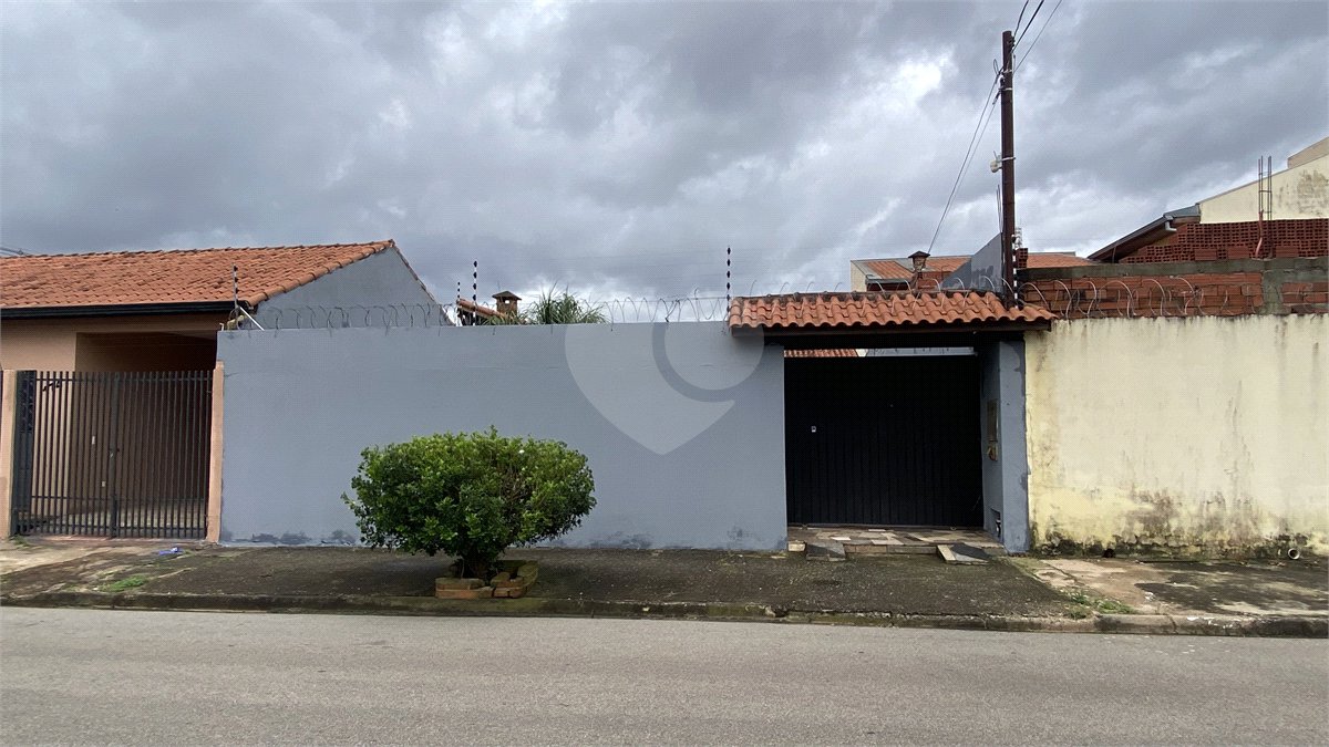 Casa para alugar com 2 quartos, sendo 1 suíte,  em Vila Carolina, Itapetininga, SP