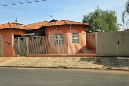 Casa à venda no Parque Fehr de 500m²