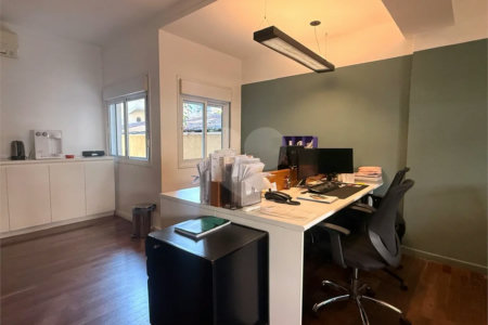 Casa comercial com 172m² , 1 vaga de garagem , à venda no bairro das Perdizes.