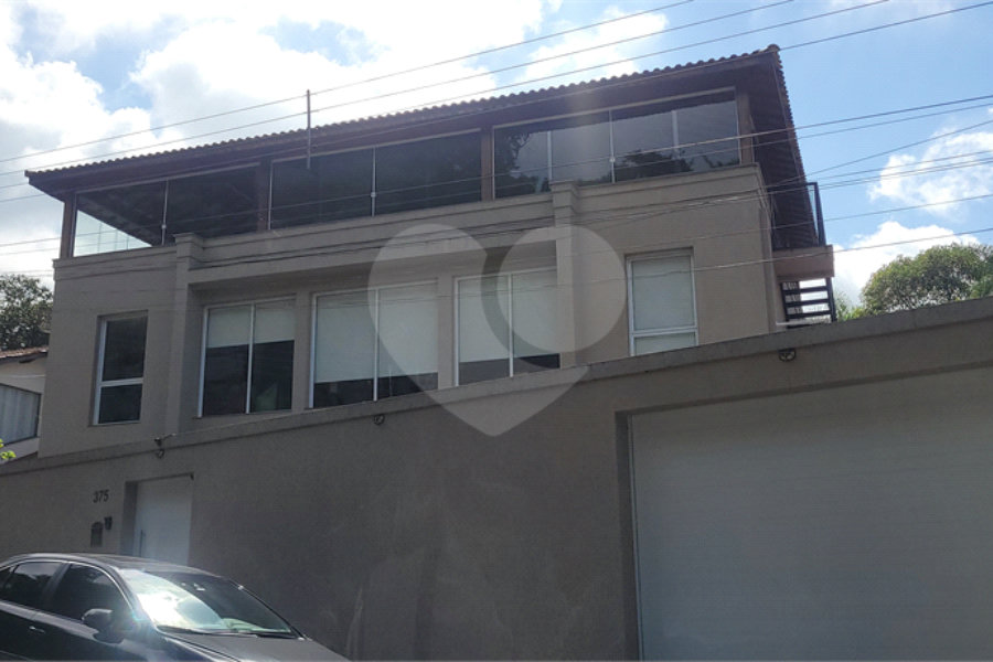 Casa à venda ou para alugar com 3 suítes no condomínio Sausalito, Mairiporã - SP