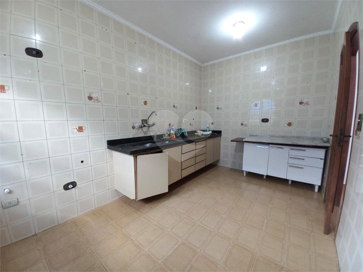 Casa à venda com 3 quartos, sendo 1 suíte, em Jardim das Vertentes, São Paulo, SP
