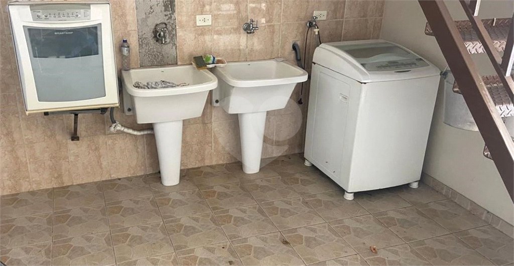 Sobrado à venda com 3 quartos, sendo 1 suíte,  em Jardim Selma Helena, Poá, SP
