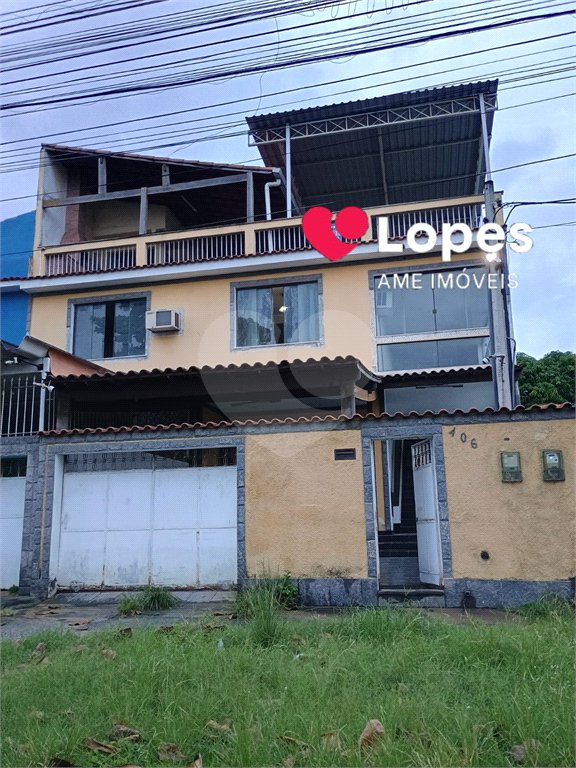 Casa à venda com 5 quartos, sendo 1 suíte, em Bangu, Rio de Janeiro, RJ