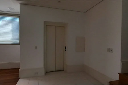 Sobrado à venda ou para alugar com 7 quartos, sendo 4 suítes, em Cidade Jardim, São Paulo, SP