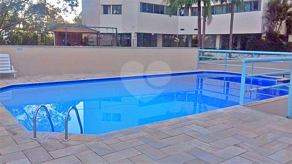 Apartamento à venda com 3 quartos, sendo 1 suíte,  em Jardim Parque Morumbi, São Paulo, SP
