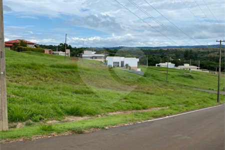 Terreno à venda no condomínio Ninho Verde II, Pardinho - SP