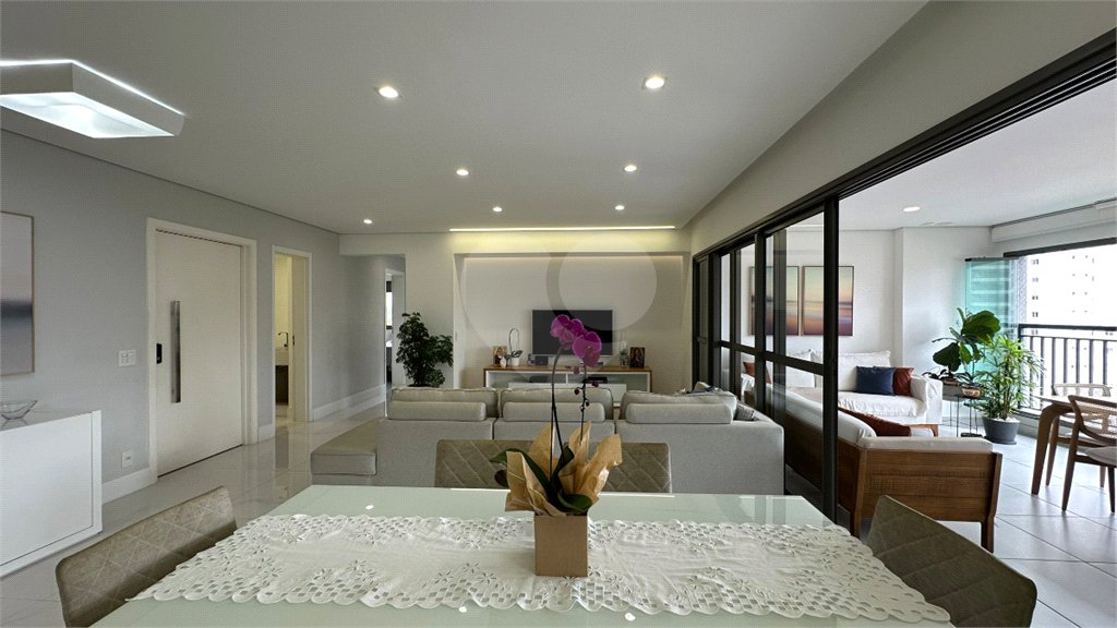 Apartamento à venda com 3 suítes em Jardim Prudência, São Paulo, SP