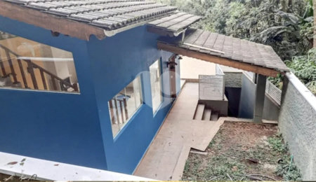 Casa à venda com 3 quartos, sendo 1 suíte,  no condomínio Jardim da Montanha I, Mairiporã - SP