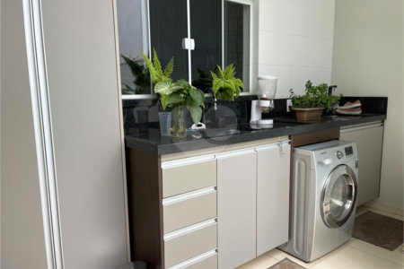 Casa à venda com 3 quartos, sendo 1 suíte, no condomínio Horto Florestal III, Sorocaba - SP