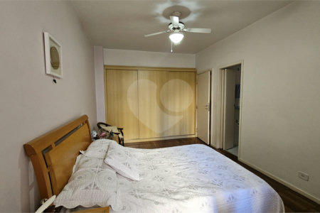 Apartamento à venda com 3 quartos, sendo 1 suíte, em Moema, São Paulo, SP