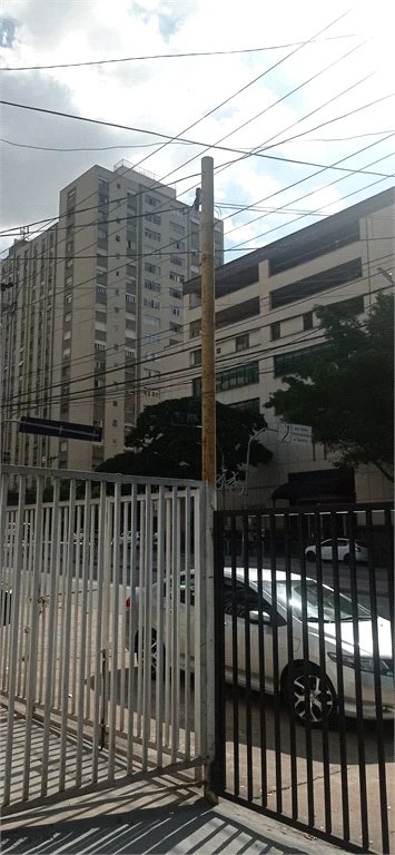 Sobrado à venda ou para alugar com 4 quartos em Água Branca, São Paulo, SP