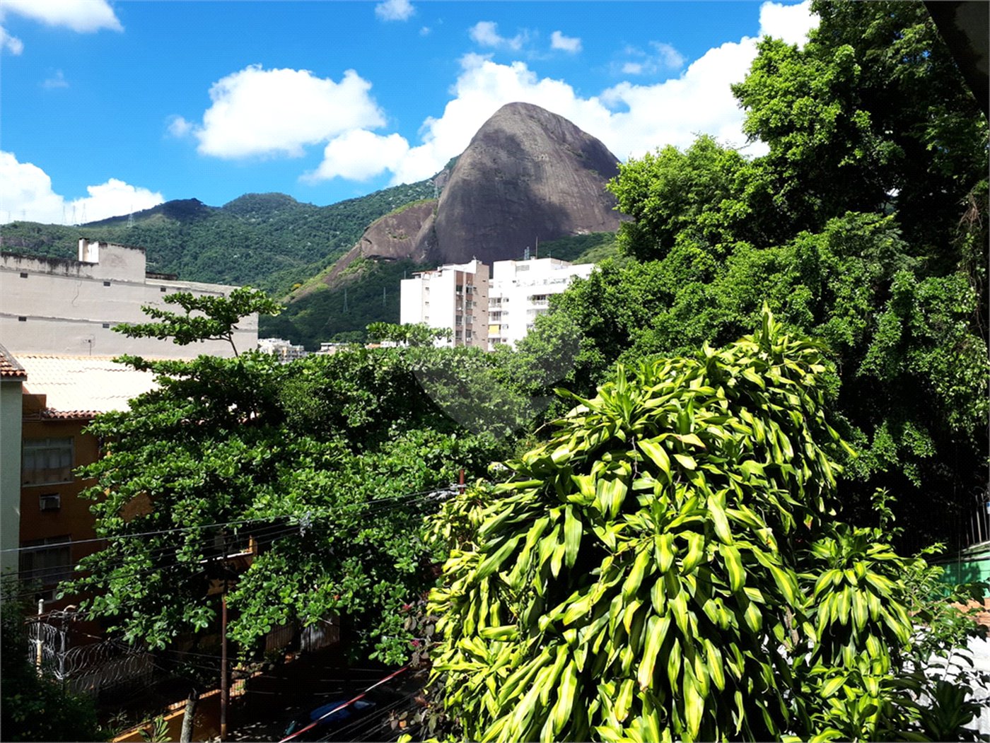 Casa à venda com 5 quartos, sendo 1 suíte, em Grajaú, Rio de Janeiro, RJ