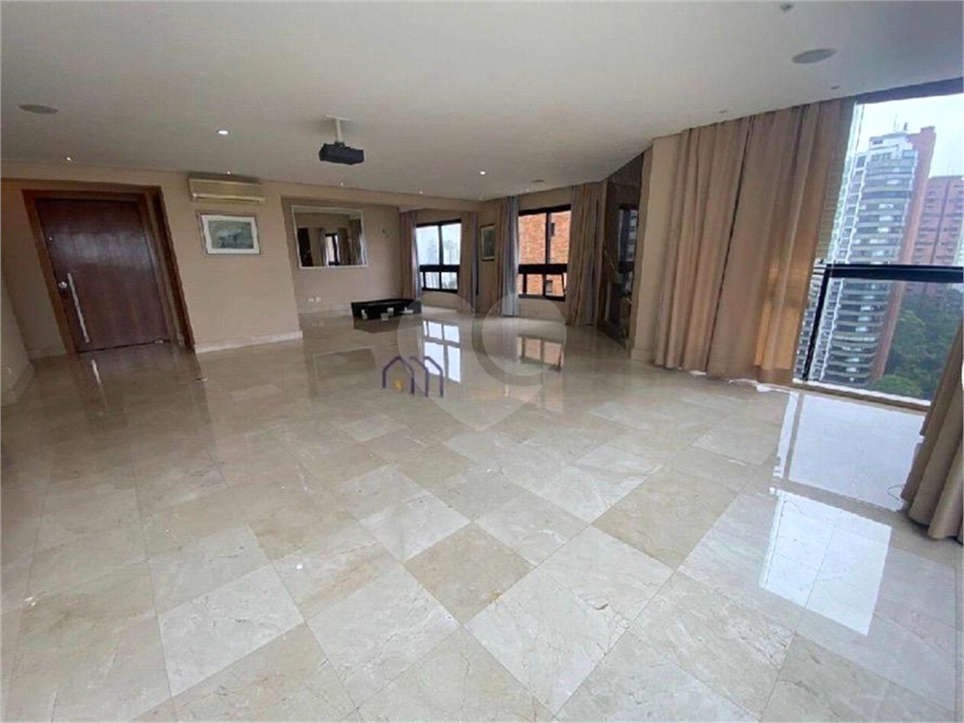 Apartamento à venda com 3 suítes em Vila Suzana, São Paulo, SP