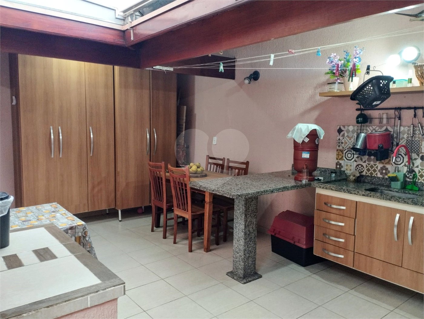 Sobrado à venda com 3 quartos, sendo 1 suíte, em Bosque dos Eucaliptos, São José dos Campos, SP