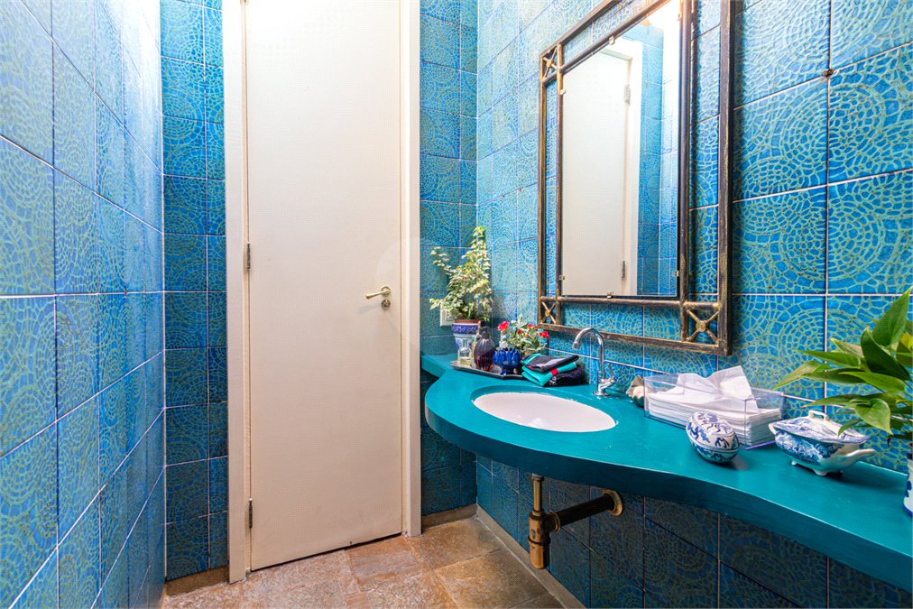 Casa à venda com 3 quartos, sendo 2 suítes, em Interlagos, São Paulo, SP