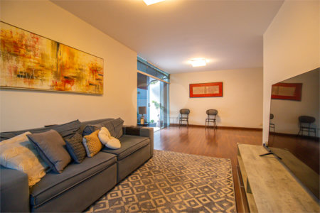 Casa à venda com 3 quartos, sendo 1 suíte, em Alto da Boa Vista, São Paulo, SP