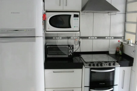 Casa à venda com 3 quartos, sendo 1 suíte, no condomínio Village Jardim Versailles, Jundiaí - SP