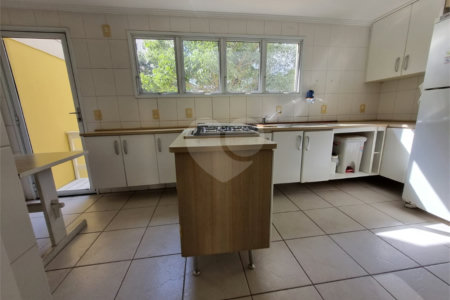 Casa à venda com 4 quartos, sendo 1 suíte, no condomínio Horizontal Newport Village, São Paulo - SP