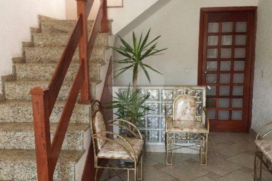 Sobrado à venda com 4 quartos, sendo 1 suíte,  em Horto, São Paulo, SP