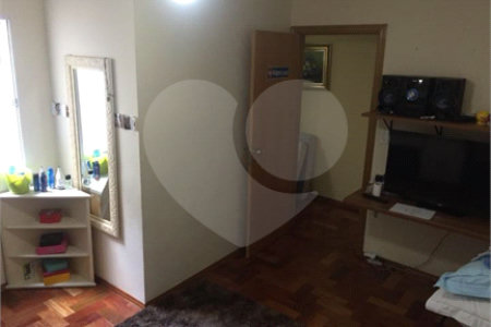 Casa à venda com 4 quartos, sendo 2 suítes,  em Vila Monumento, São Paulo, SP