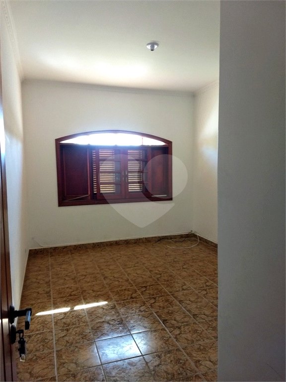 Sobrado à venda com 5 quartos, sendo 1 suíte, em Vila Esperia Ou Giglio, Atibaia, SP