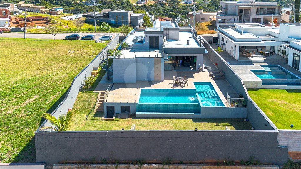 Casa à venda com 4 suítes no condomínio Residencial dos Lagos, Itupeva - SP