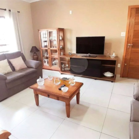Casa à venda com 3 quartos, sendo 1 suíte, em Vila Cleto, Itu, SP
