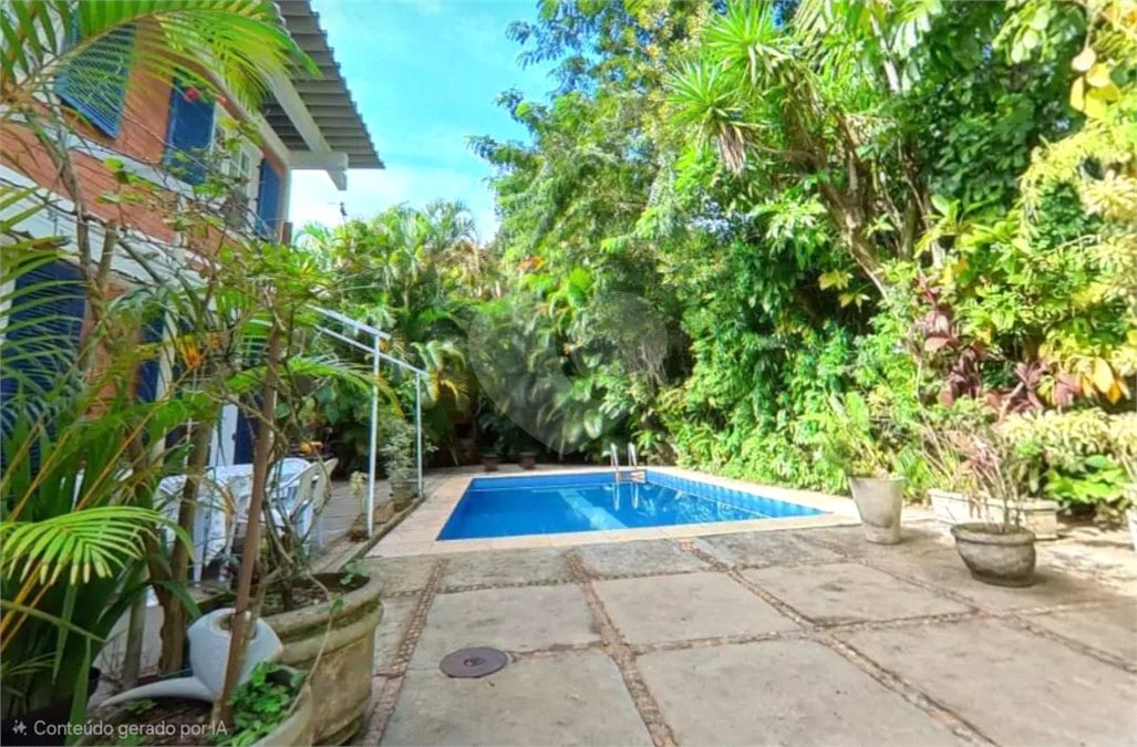 Casa à venda com 4 quartos, sendo 2 suítes,  em Jardim Botânico, Rio de Janeiro, RJ