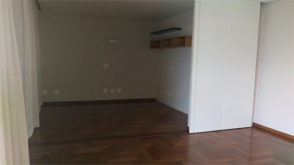 Apartamento à venda com 4 suítes em Vila Suzana, São Paulo, SP