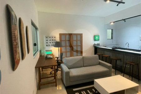 Casa à venda com 5 quartos, sendo 3 suítes,  no condomínio Flamboyant, Atibaia - SP