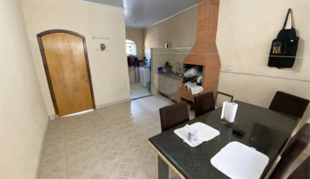 Sobrado à venda com 3 quartos, sendo 1 suíte,  em Monte Castelo, São José dos Campos, SP