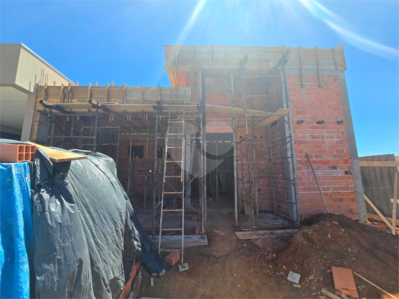 Casa à venda com 3 quartos, sendo 1 suíte, no condomínio Residencial Tivolli, Itapetininga - SP