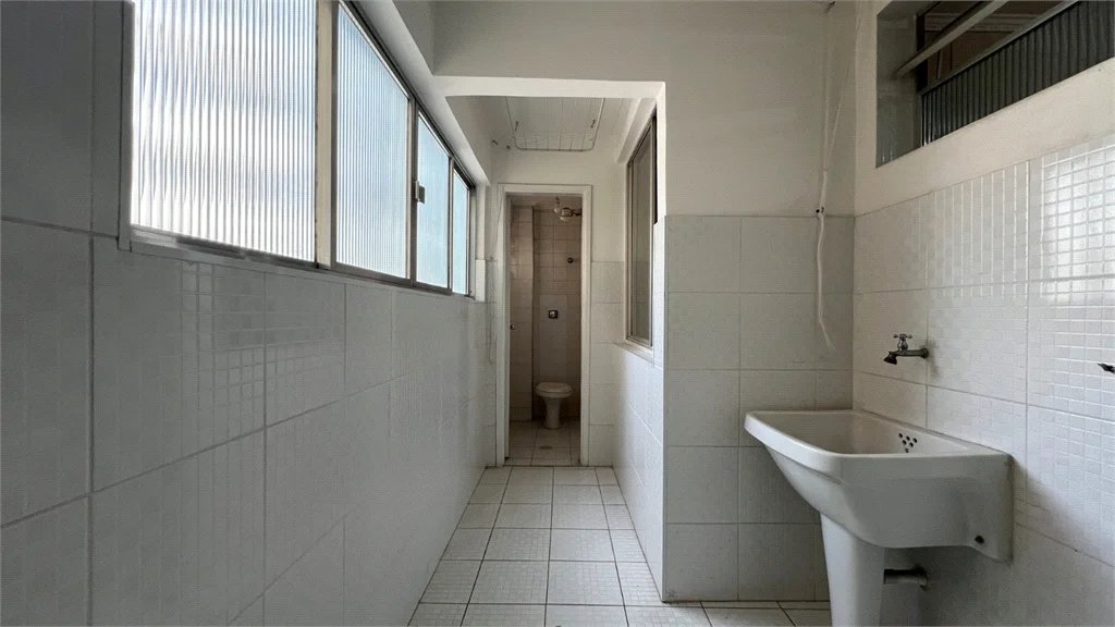 Apartamento à venda com 3 quartos, sendo 1 suíte,  em Pinheiros, São Paulo, SP