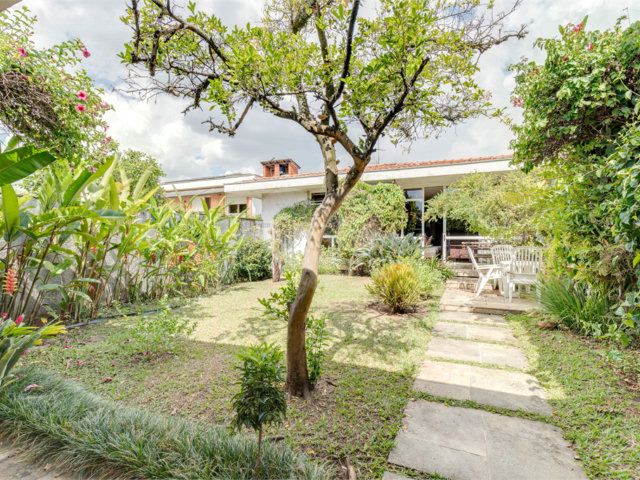 Casa Térrea à venda com 4 quartos, sendo 1 suíte,  em Brooklin, São Paulo, SP