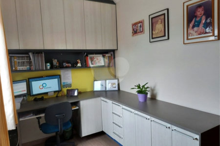 Sobrado à venda com 3 quartos, sendo 1 suíte, em Vila Laís, São Paulo, SP