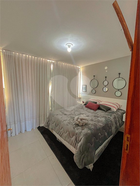Casa à venda com 4 quartos, sendo 1 suíte, no condomínio Imperial Santa Cruz, Rio de Janeiro - RJ