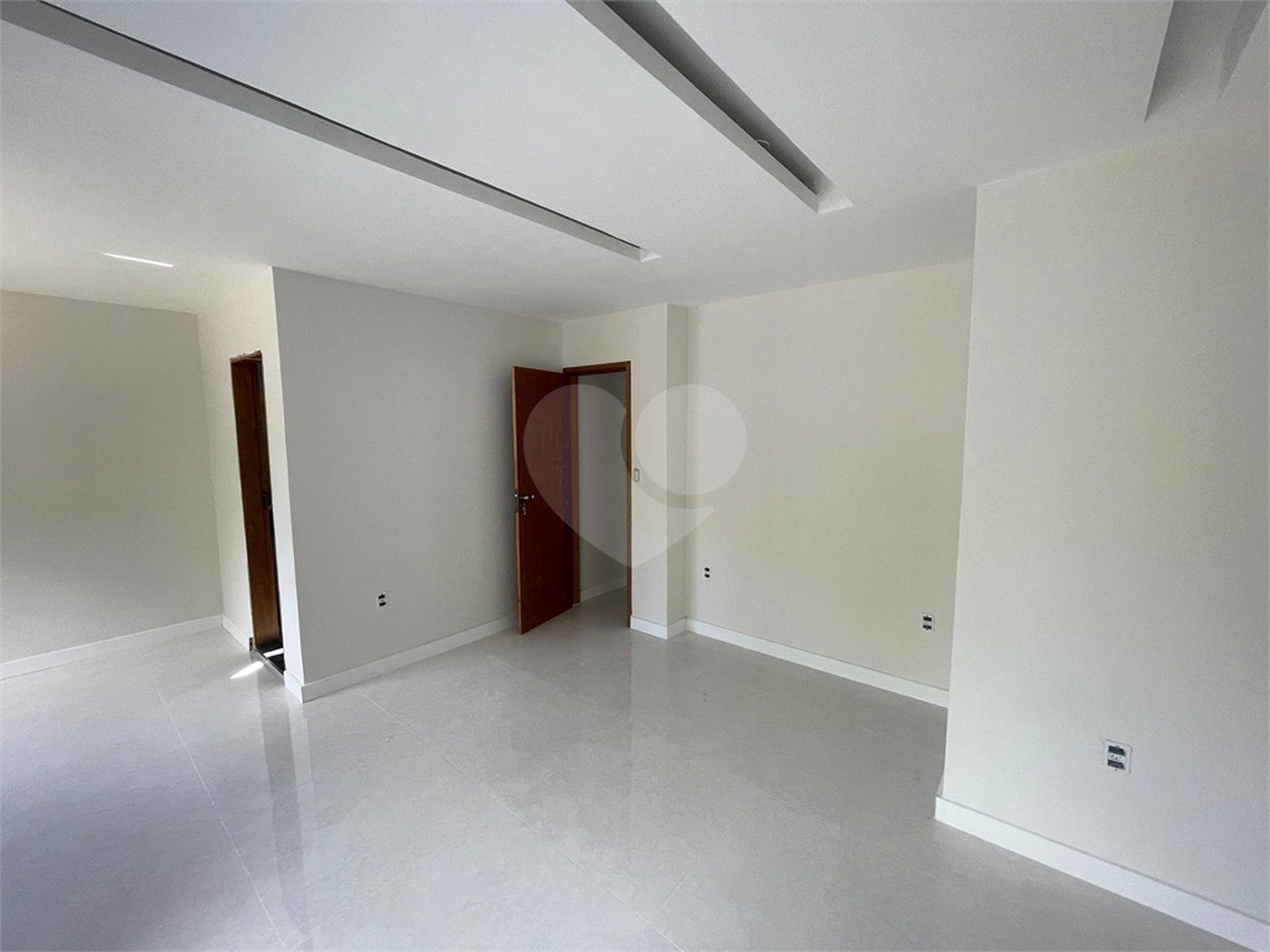 Casa à venda com 4 quartos, sendo 1 suíte, em Campo Grande, Rio de Janeiro, RJ