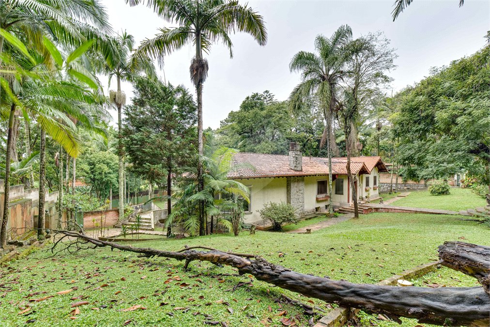 Casa à venda com 5 suítes no condomínio Chácara Flora, São Paulo - SP