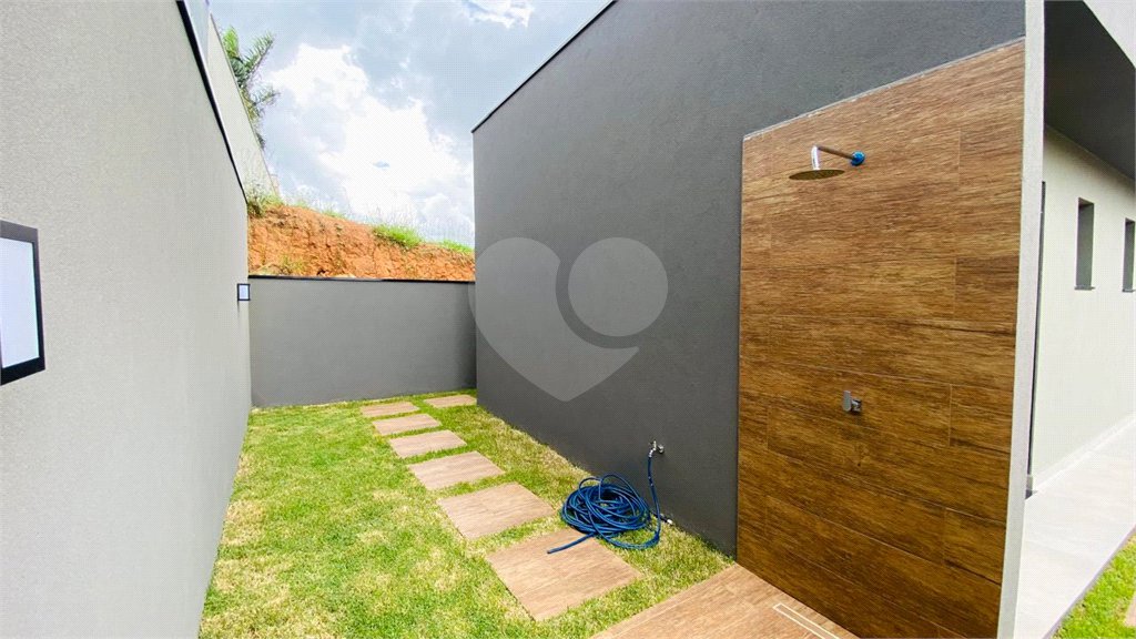Casa à venda com 3 suítes no condomínio Vale das Aguas, Bragança Paulista - SP
