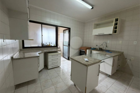 Apartamento à venda com 3 quartos, sendo 1 suíte, no Centro, Suzano, SP