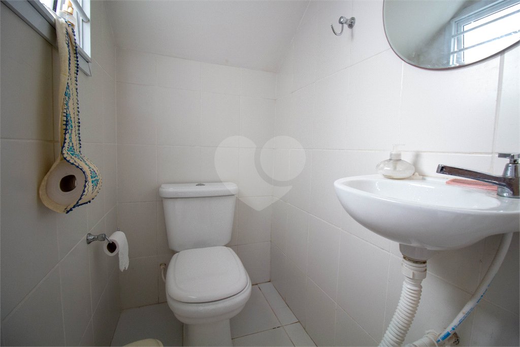 Sobrado à venda com 4 quartos, sendo 3 suítes,  no Centro, São Roque, SP