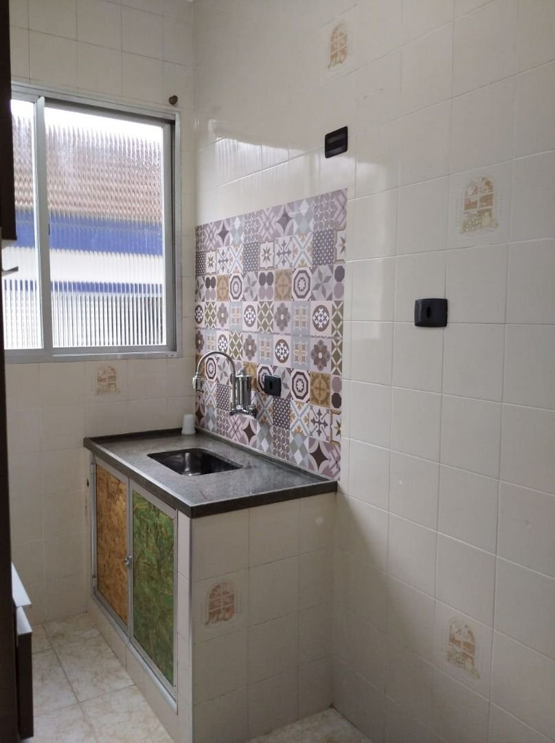 Sala Living à Venda no Centro de São Vicente | A 1 Quadra da Praia do Gonzaguinha