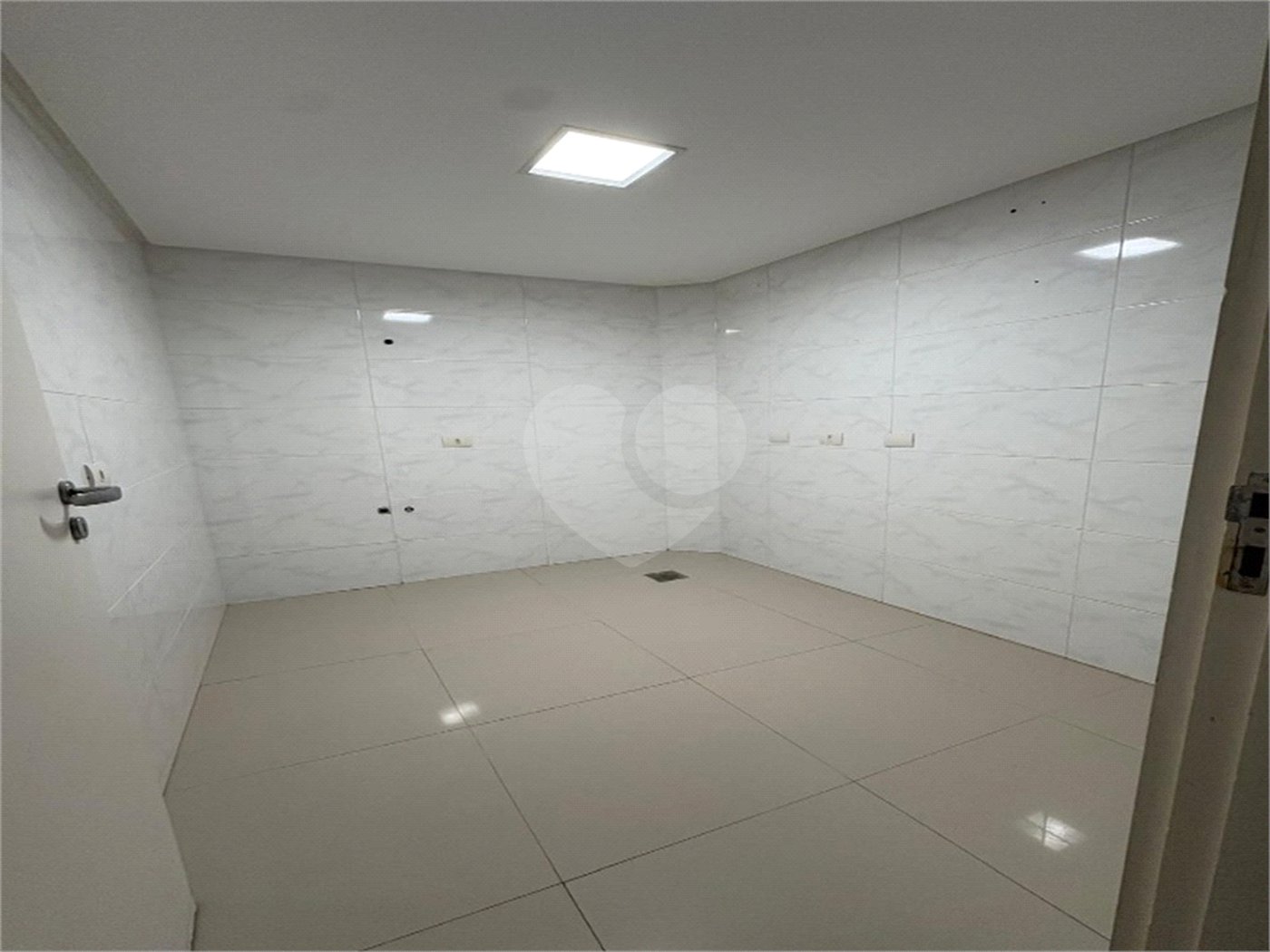 Sobrado à venda ou para alugar com 4 quartos, sendo 3 suítes, em Jardim Pagliato, Sorocaba, SP