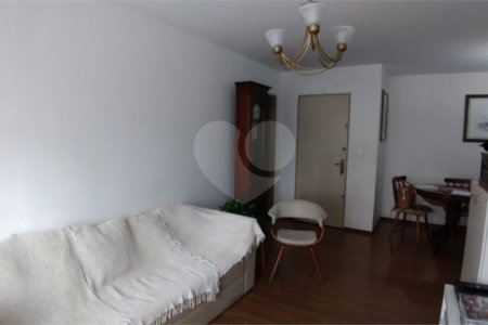 Apartamento à venda com 3 quartos, sendo 1 suíte,  em Cerqueira César, São Paulo, SP