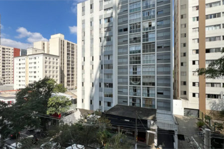 Apartamento à venda com 3 quartos, sendo 1 suíte,  em Pinheiros, São Paulo, SP