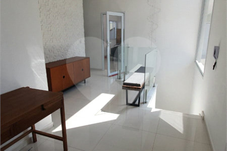 Casa à venda com 3 quartos, sendo 1 suíte, no condomínio Figueira Garden, Atibaia - SP