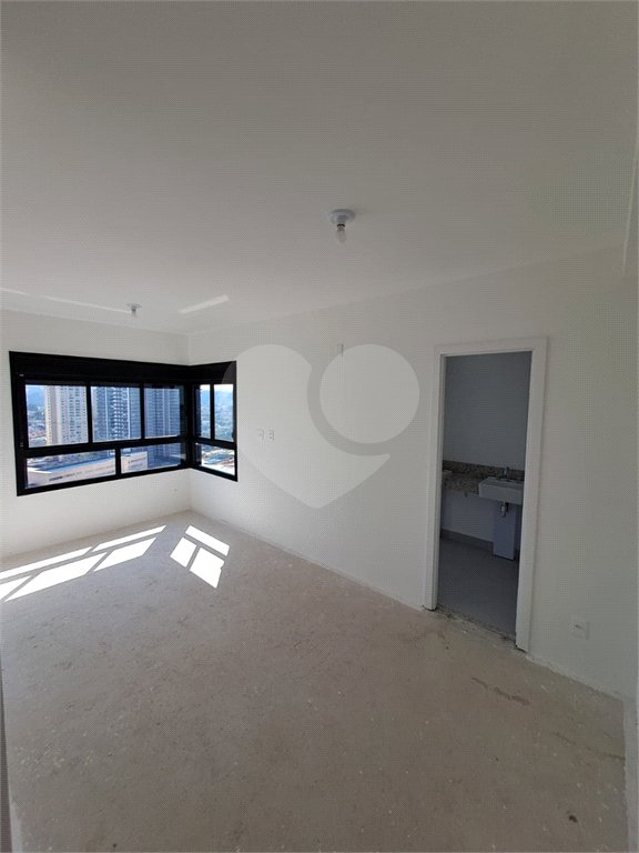 Apartamento à venda com 3 suítes, em Alphagran Alphaville, Barueri, SP