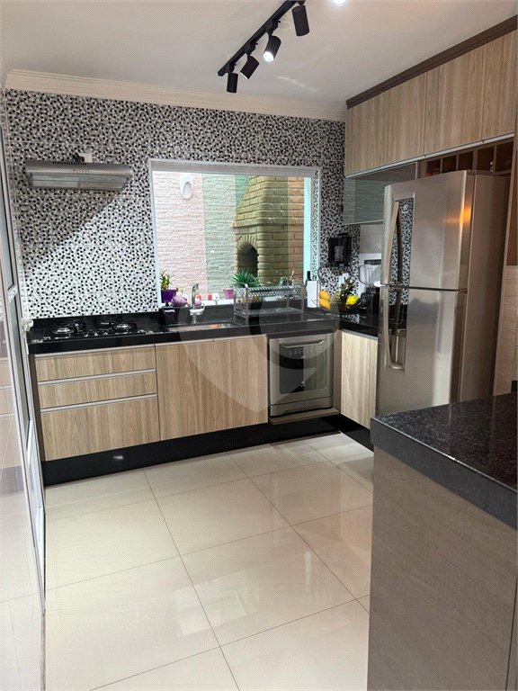 Casa à venda com 3 quartos, sendo 1 suíte, no condomínio Praça Leão, São Paulo - SP
